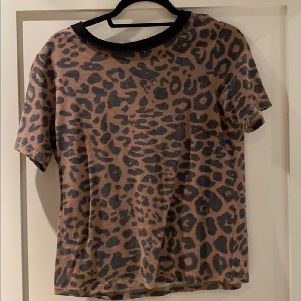 Leopard tee size XS